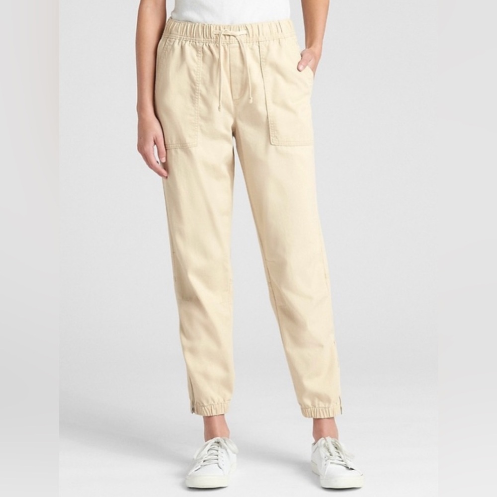 GAP Girlfriend Utility Joggers, Size 4, Sand Khaki